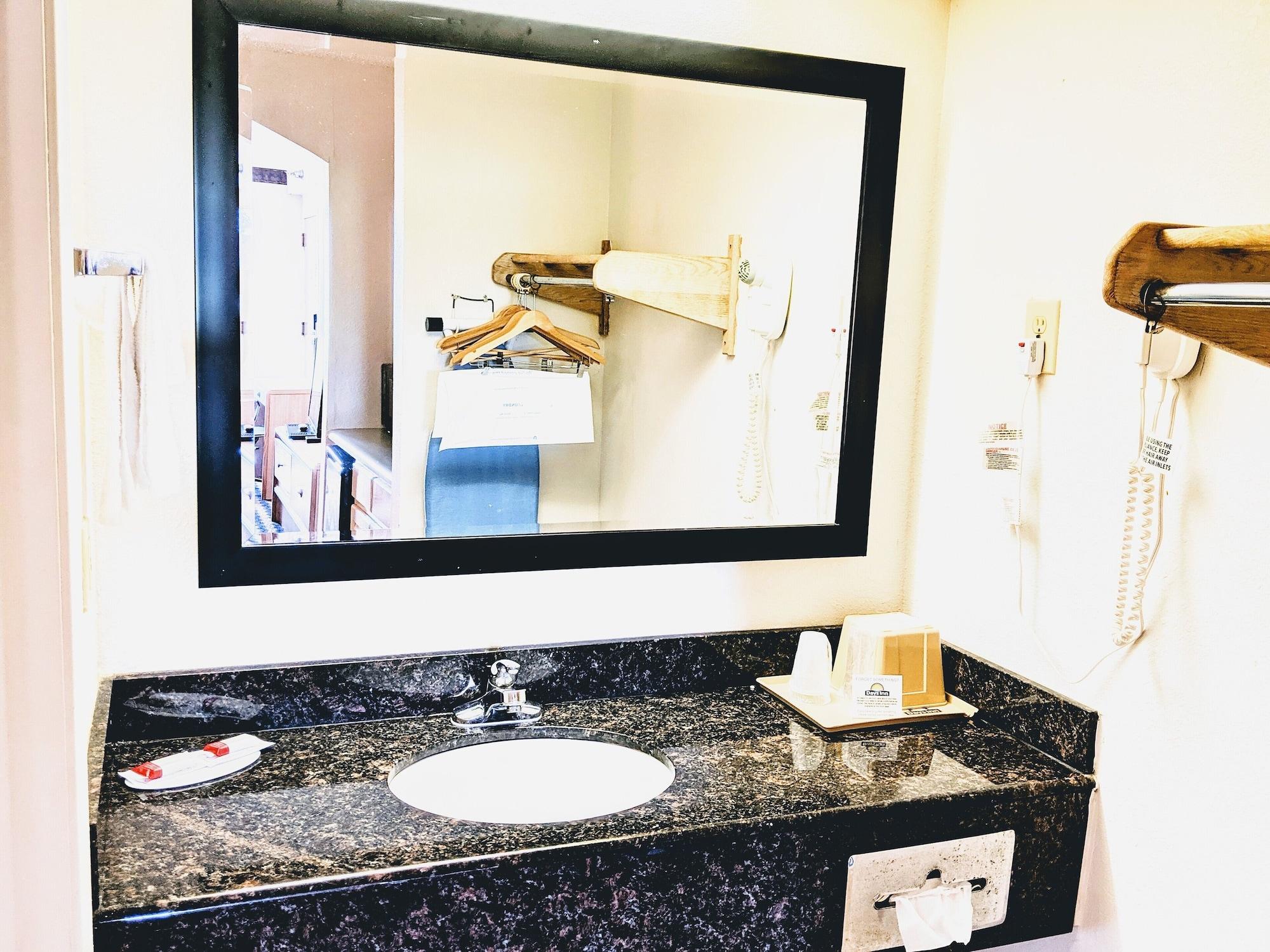 Quality Inn & Suites Decatur Priceville I-65 Bagian luar foto