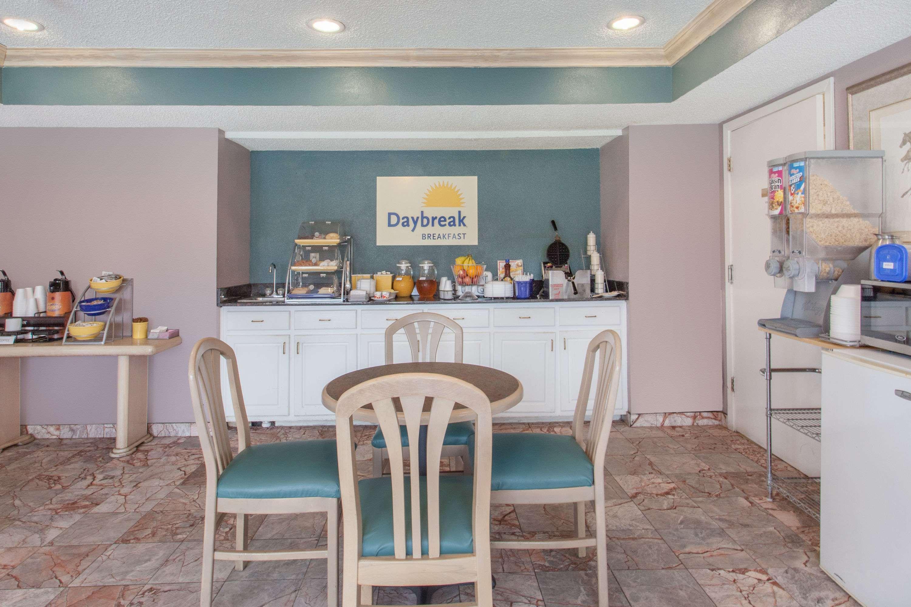 Quality Inn & Suites Decatur Priceville I-65 Bagian luar foto