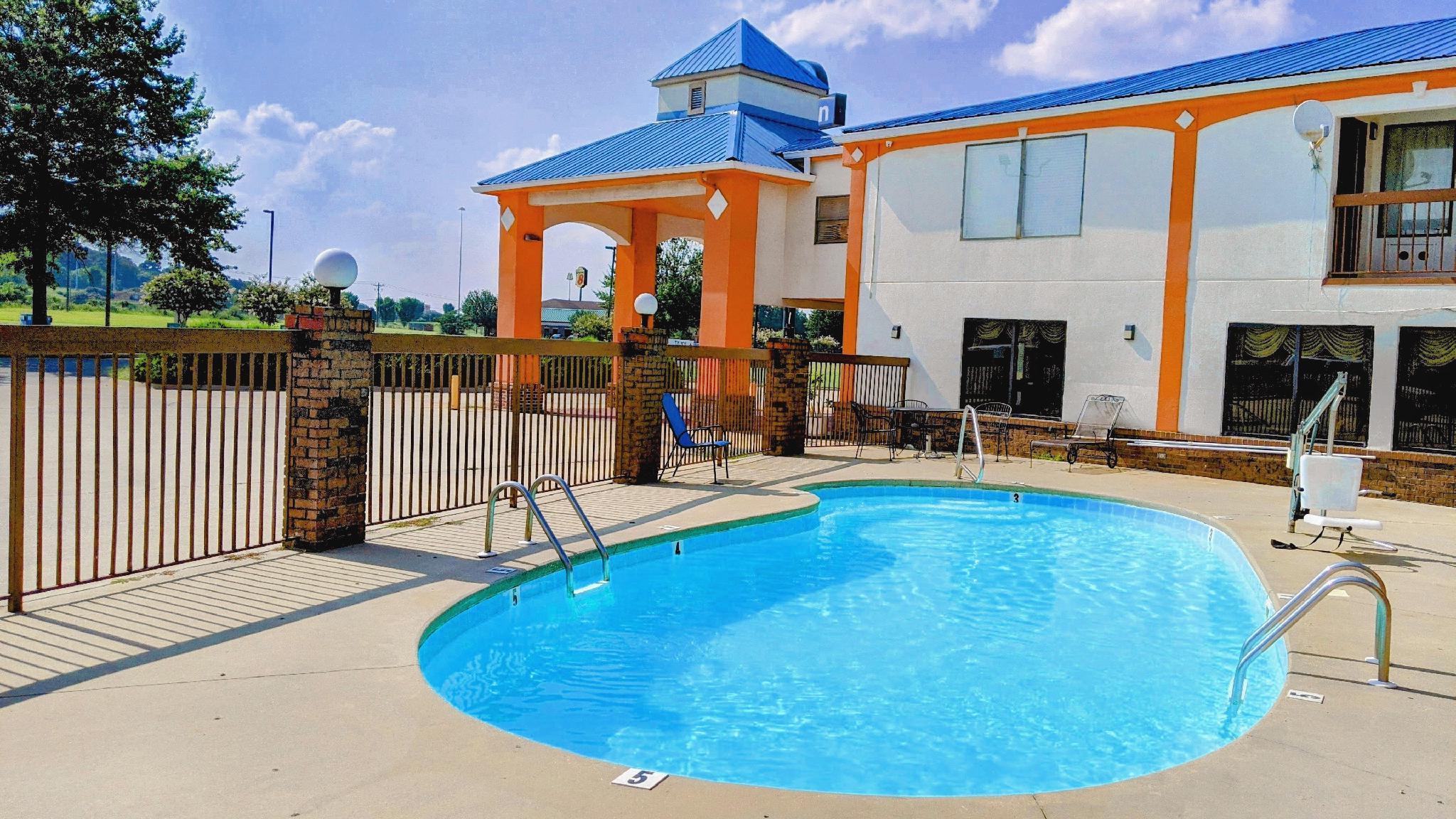 Quality Inn & Suites Decatur Priceville I-65 Bagian luar foto