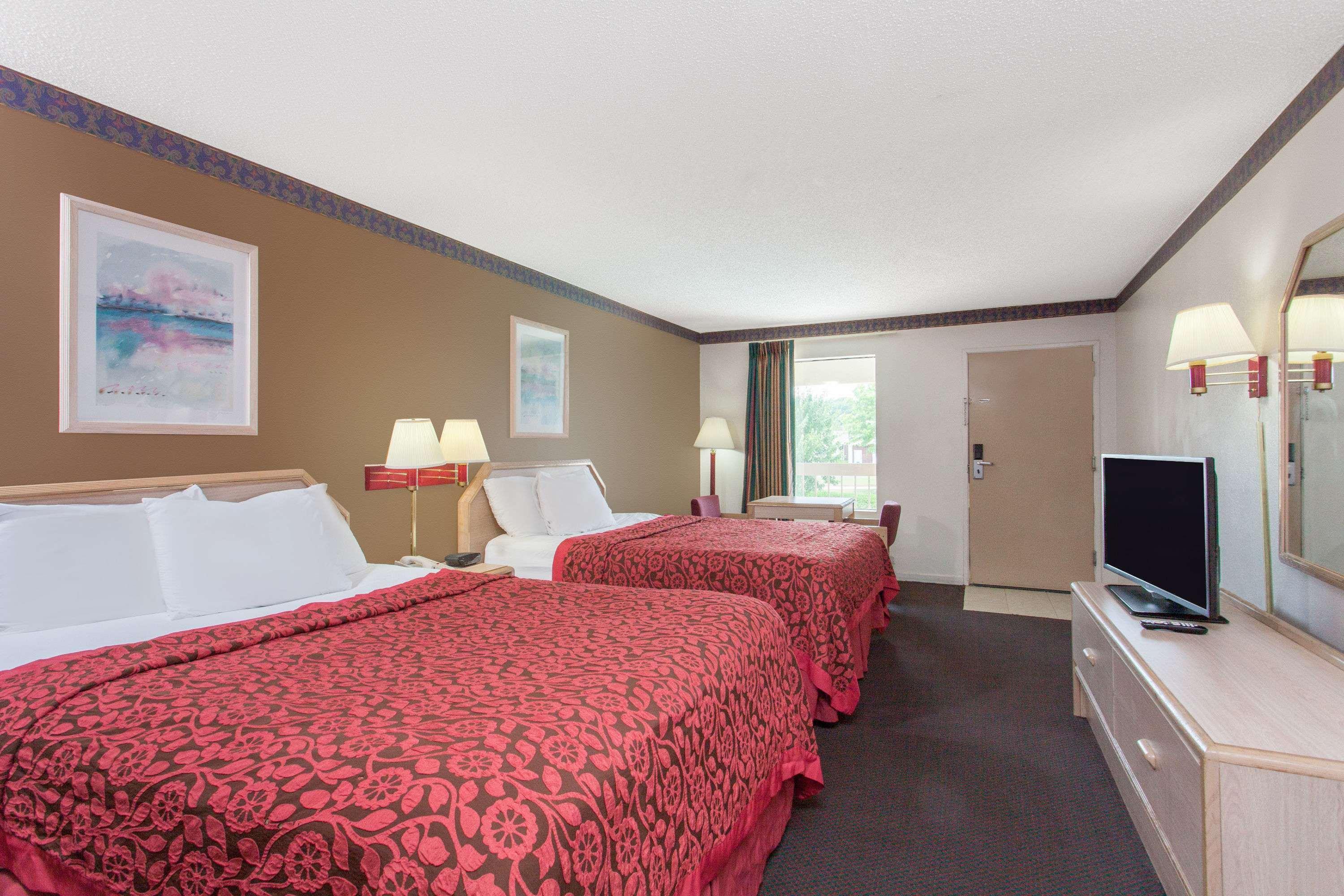 Quality Inn & Suites Decatur Priceville I-65 Bagian luar foto