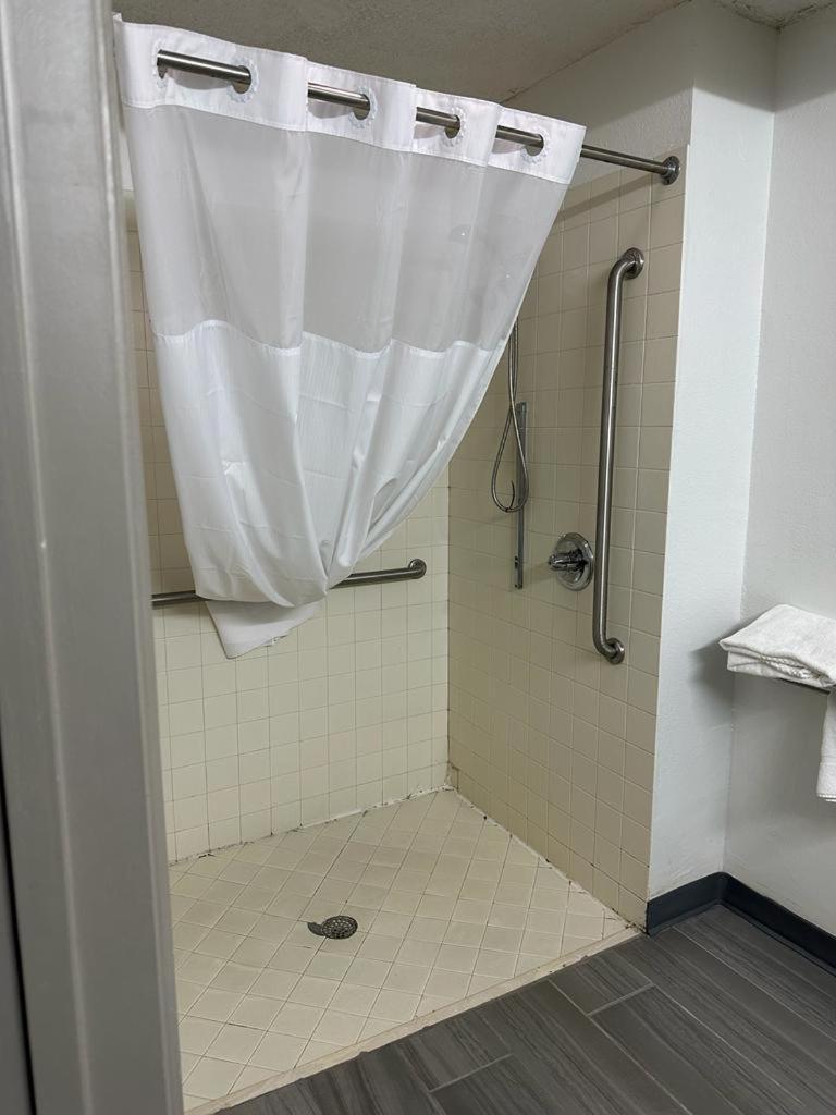 Quality Inn & Suites Decatur Priceville I-65 Bagian luar foto