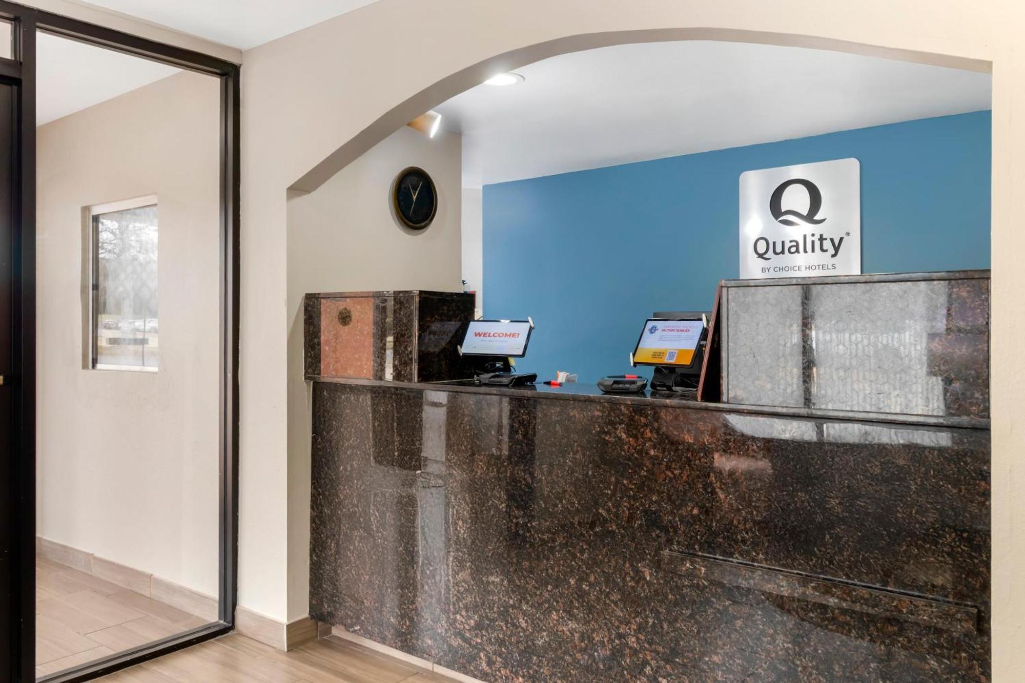 Quality Inn & Suites Decatur Priceville I-65 Bagian luar foto